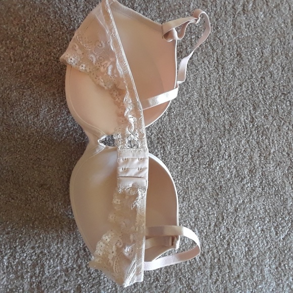 Tan bra - Picture 3 of 4